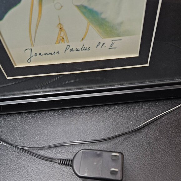 VTG Pope John Paul II Color-Changing Frame - Picture 5 of 15